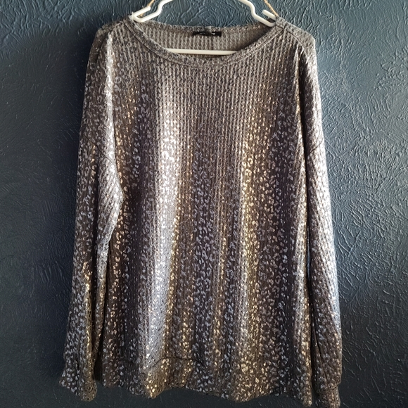 Gray with silver animal print top - Picture 2 of 6